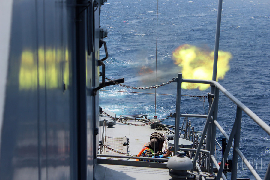 Pháo tự động 6 nòng (AK-630) trên tàu tên lửa tấn công nhanh của lữ đoàn 167, Vùng 2 hải quân bắn đạn thật trên biển - Ảnh: Mai Thanh Hải