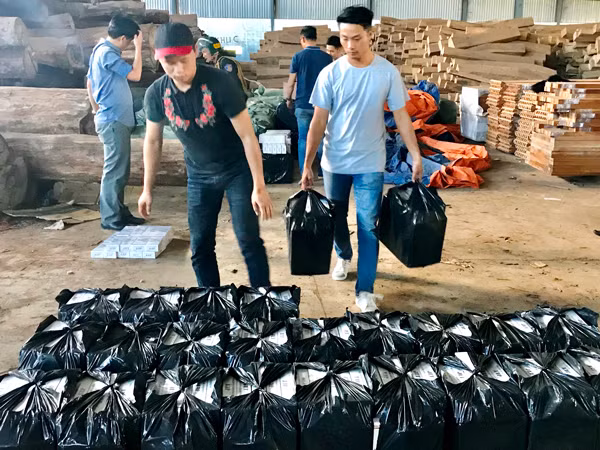 Phòng Cảnh sát Kinh tế đã triệt phá đường dây buôn lậu thuốc lá lớn nhất trên địa bàn tỉnh. Ảnh: L.V.N