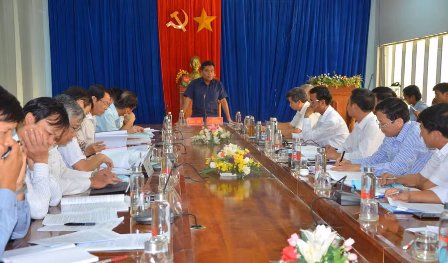 Phó Bí thư Thường trực Tỉnh ủy Hồ Văn Niên phát biểu chỉ đạo tại buổi làm việc. Ảnh: Đức Phương