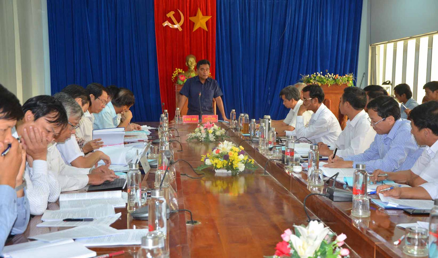 Phó Bí thư Thường trực Tỉnh ủy Hồ Văn Niên phát biểu chỉ đạo tại buổi làm việc. Ảnh: Đức Phương