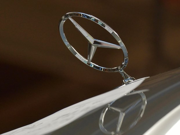 Logo hãng xe Mercedes-Benz. (Nguồn: AFP)
