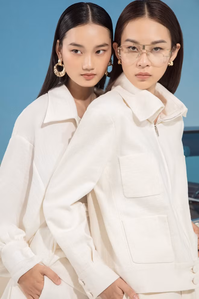 Người mẫu Phí Phương Anh (phải) và Quỳnh Anh