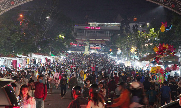 Hàng ngàn du khách đã chọn Đà Lạt là điểm du lịch, nghỉ dưỡng trong dịp lễ 30/4 - 1/5.