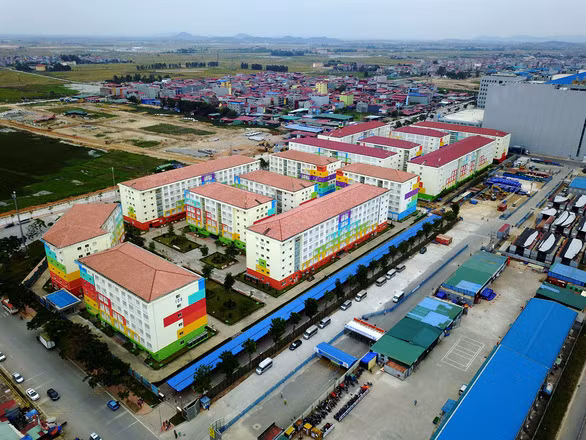  Khu ký túc xá của một doanh nghiệp có vốn đầu tư tỉ USD vào VN - Ảnh: S.S