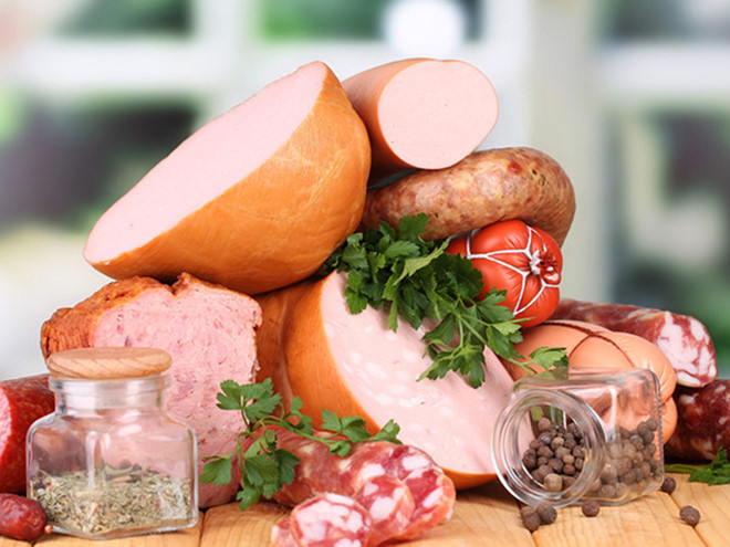 Nếu bạn lạm dụng thịt chế biến sẵn, tinh bột và đồ ăn nhẹ có đường, bạn có nguy cơ mắc bệnh mất trí nhớ. ẢNH MINH HỌA: SHUTTERSTOCK