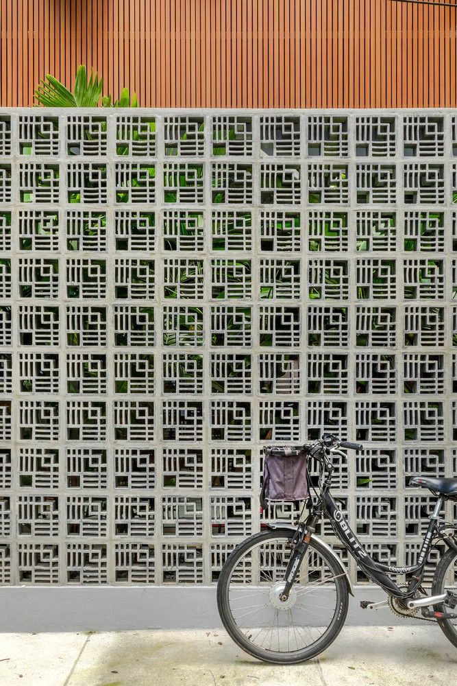 Gạch thông gió giúp không gian bên trong luôn nhận được gió thoáng và ánh sáng tự nhiên.