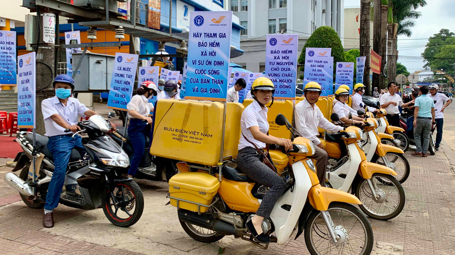 Sau lễ ra quân, đội tuyên truyền đã tổ chức tuyên truyền lưu động trên các trục đường chính trên địa bàn. Ảnh: Như Nguyện