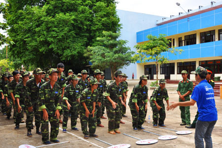 Vui khỏe với Học kỳ quân đội. Ảnh: Hoàng Thiên Nga