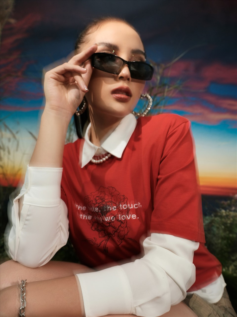 Hoa hậu Kỳ Duyên chia sẻ, cô muốn thông qua các thiết kế này gửi gắm những câu chuyện, góc nhìn trong cuộc sống về một quý cô hiện đại, năng động.