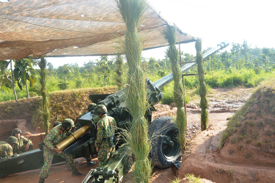 Các cán bộ, chiến sĩ của Lữ đoàn tham gia diễn tập. Ảnh: Thiên Thanh