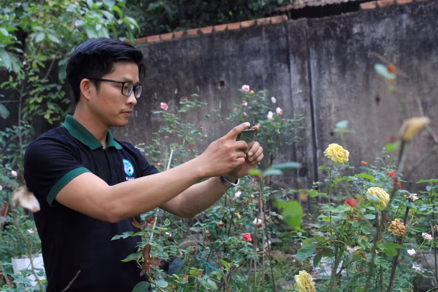 Anh cho biết các loại đất trồng sạch từ phế phẩm nông nghiệp do công ty phát triển xuất phát từ nhu cầu trồng rau, trồng hoa của người dân tại các thành phố lớn như Hà Nội, Đà Nẵng, TP.HCM, Cần Thơ. Nhiều người có nhu cầu nhưng việc trồng lại gặp khó khăn do đất không thích hợp, nghèo dinh dưỡng, chỉ trồng được một thời gian ngắn là cây chết.