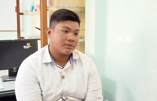  Nguyễn Đức Mạnh đến công an đầu thú sau thời gian trốn lệnh truy nã - Ảnh: Công an cung cấp