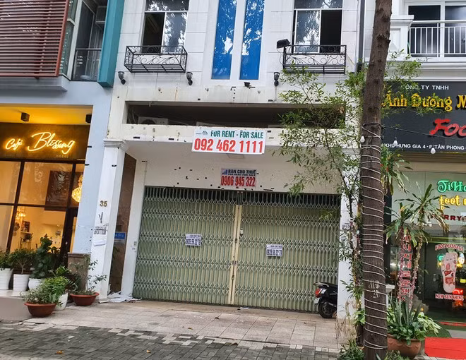 Cảnh đìu hiu tại phố nhà giàu Phú Mỹ Hưng, khi hàng loạt nhà hàng trả mặt bằng ẢNH: THÚY HẰNG