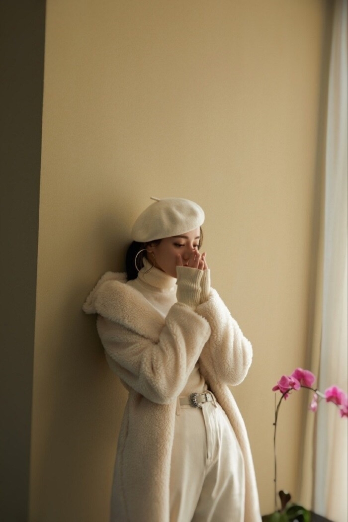 Những ngày qua giới giải trí Hoa ngữ xôn xao trước thông tin Địch Lệ Nhiệt Ba có quan hệ tình cảm với Hoàng Cảnh Du. Truyền thông Trung Quốc cũng đưa hàng loạt tin tức về cả hai trong suốt thời gian qua. Ảnh: Instargram NV.