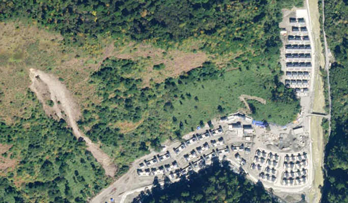  Đài NDTV cho biết ngôi làng “nằm cách biên giới 4,5 km, bên trong lãnh thổ Ấn Độ”. Ảnh: NDTV