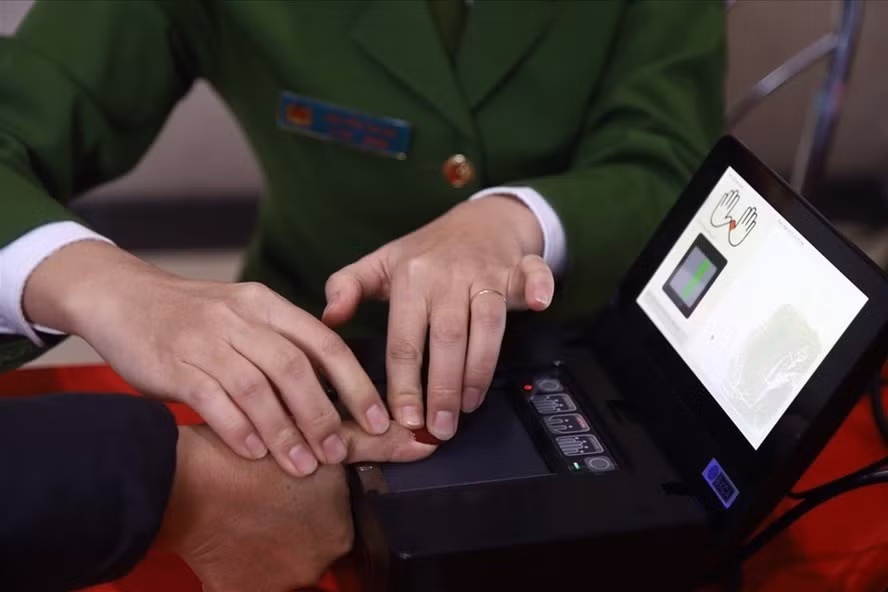 Hà Nội thực hiện cấp căn cước công dân gắn chip điện tử cho khoảng 2,5 triệu người trên địa bàn thành phố, tới ngày 1.7.2021. Ảnh: V.Dũng.