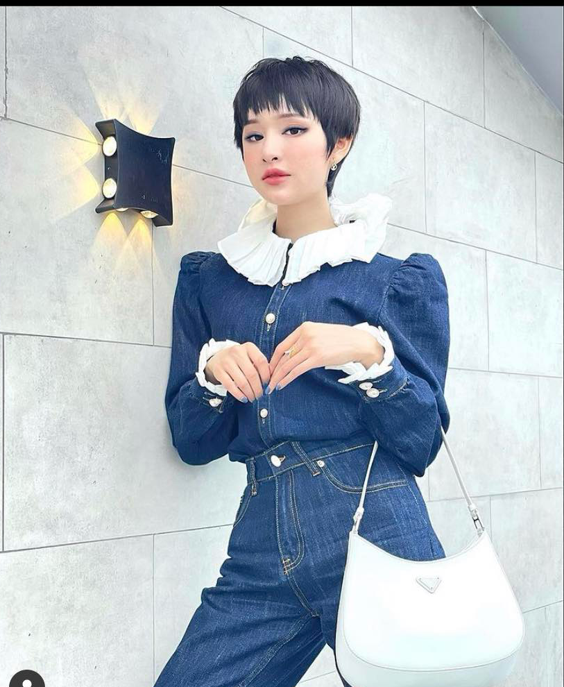 Hiền Hồ cũng ngày càng được đánh giá cao về phong cách thời trang. Những bộ đồ cô chọn thường năng động, khỏe khoắn và có tính ứng dụng cao.