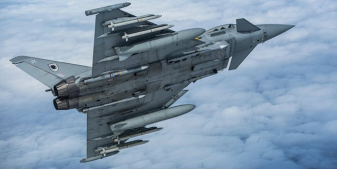 Một trong những chiếc tiêm kích Typhoon xuất kích để chặn máy bay dân sự - Ảnh: Không quân Anh