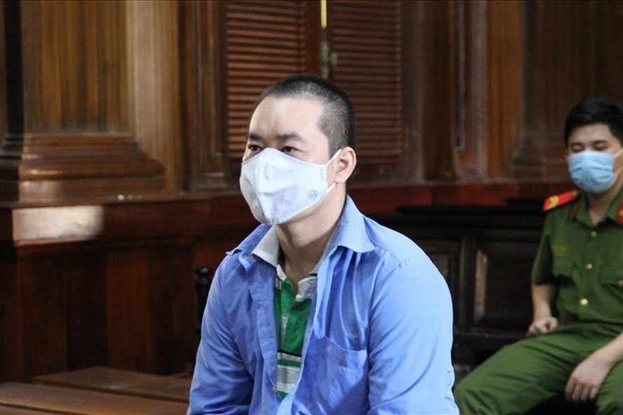 Bị cáo phóng hoả đốt nhà làm chết 5 người ở TPHCM. Ảnh: Anh Tú Bị cáo phóng hoả đốt nhà làm chết 5 người ở TPHCM. Ảnh: Anh Tú