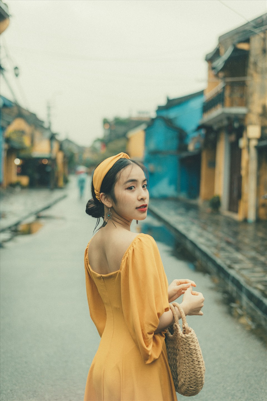 Để làm mới hình ảnh của mình, Trần Vân cũng thường xuyên thay đổi, thử sức nhiều phong cách khác nhau. Trong bộ ảnh mới nhất, nữ diễn viên trẻ trông vô cùng nữ tính, nhẹ nhàng và ngọt ngào. Ảnh: NSCC. Để làm mới hình ảnh của mình, Trần Vân cũng thường xuyên thay đổi, thử sức nhiều phong cách khác nhau. Trong bộ ảnh mới nhất, nữ diễn viên trẻ trông vô cùng nữ tính, nhẹ nhàng và ngọt ngào. Ảnh: NSCC.
