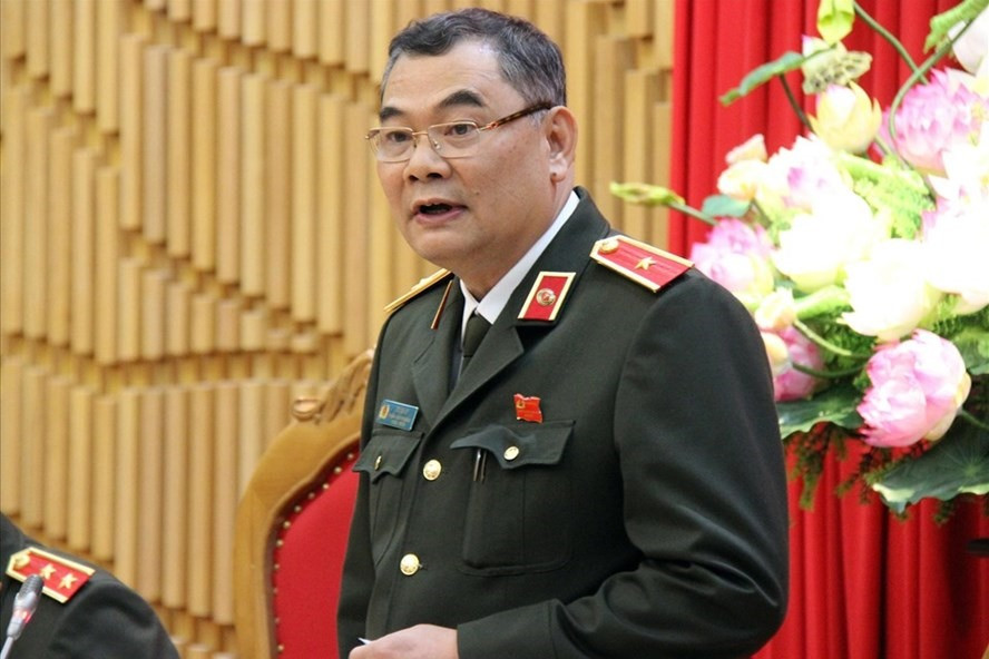 Thiếu tướng Tô Ân Xô - Chánh Văn phòng, người phát ngôn Bộ Công an cho biết, Bộ đã truyền đạt lại ý kiến của Phó Thủ tướng thường trực Trương Hoà Bình về tới các đơn vị nghiệp vụ để làm rõ thông tin Báo Lao Động đã nêu. Ảnh H.Lam Thiếu tướng Tô Ân Xô - Chánh Văn phòng, người phát ngôn Bộ Công an cho biết, Bộ đã truyền đạt lại ý kiến của Phó Thủ tướng thường trực Trương Hoà Bình về tới các đơn vị nghiệp vụ để làm rõ thông tin Báo Lao Động đã nêu. Ảnh H.Lam