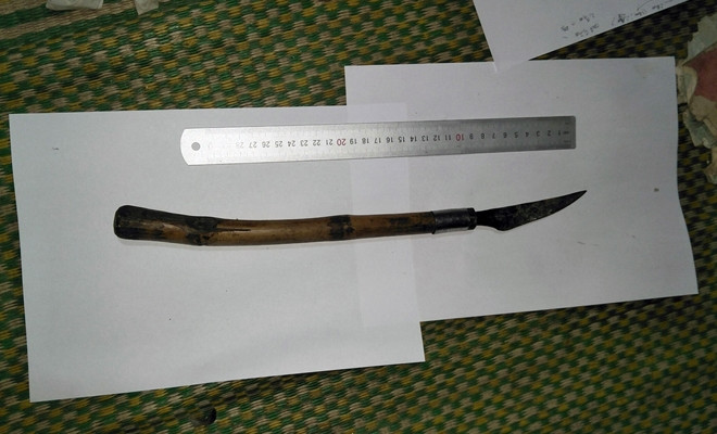 Con dao tang vật.  Con dao tang vật.