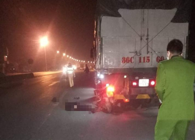 Hiện trường vụ tai nạn giao thông khiến nam thanh niên tử vong Hiện trường vụ tai nạn giao thông khiến nam thanh niên tử vong