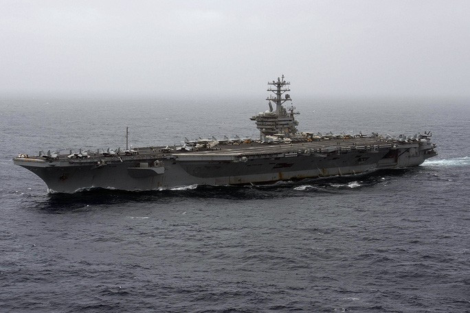 Tàu sân bay USS Nimitz tại biển Ả Rập. Ảnh: AP Tàu sân bay USS Nimitz tại biển Ả Rập. Ảnh: AP