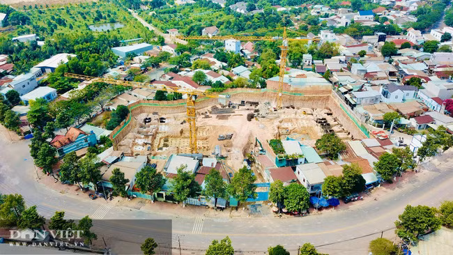 Công trình dự án C-River View của Công ty Cổ phần C-Holdings tại đường Phan Bội Châu, phường Phú Thọ, TP. Thủ Dầu Một, tỉnh Bình Dương. Ảnh: V.D