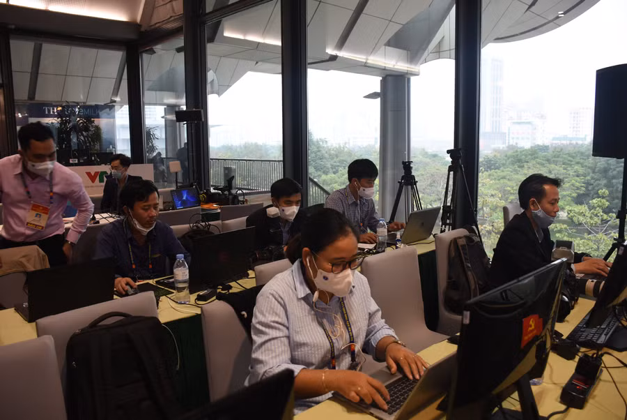 Tại kỳ đại hội này có 3 phóng viên Báo Gia Lai, Đài Phát thanh-Truyền hình Gia Lai tham gia tác nghiệp-hình 7