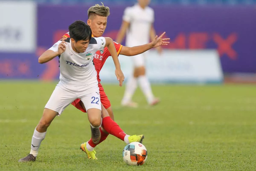 Ở mùa giải này, CLB TP.HCM sẽ sử dụng 3 thủ môn và Thanh Thắng, Văn Cường và Bùi Tiến Dũng. Hiện tại CLB TP.HCM vẫn chưa chốt tấm băng đội trưởng và đội phó.