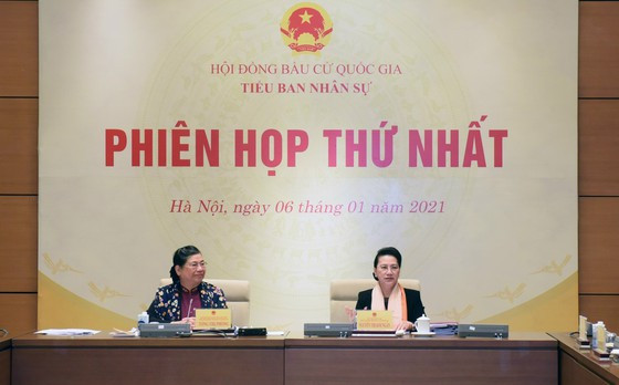 Chủ tịch Quốc hội Nguyễn Thị Kim Ngân và Phó Chủ tịch Thường trực Quốc hội Tòng Thị Phóng tại phiên họp Tiểu ban Nhân sự, Hội đồng Bầu cử Quốc gia, sáng 6-1-2021. Ảnh: QUANG PHÚC