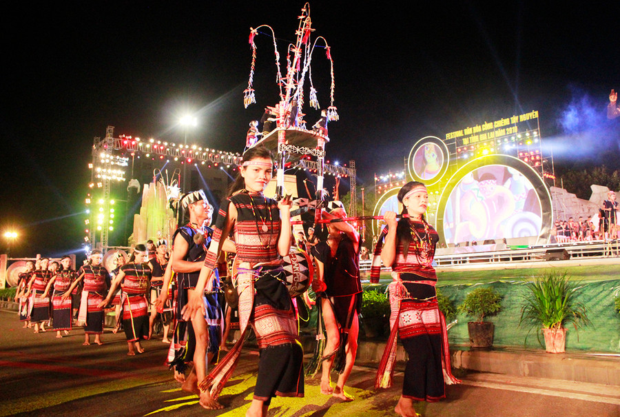 Pleiku hội tụ những nét văn hóa đặc trưng của các dân tộc bản địa. Ảnh: Quang Tấn Pleiku hội tụ những nét văn hóa đặc trưng của người dân tộc bản địa. Ảnh: Quang Tấn