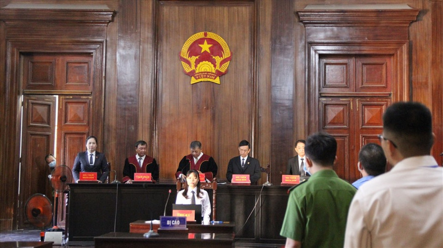 HĐXX tuyên án bị cáo Nguyễn Hữu Phước tử hình. Ảnh: Anh Tú HĐXX tuyên án bị cáo Nguyễn Hữu Phước tử hình. Ảnh: Anh Tú