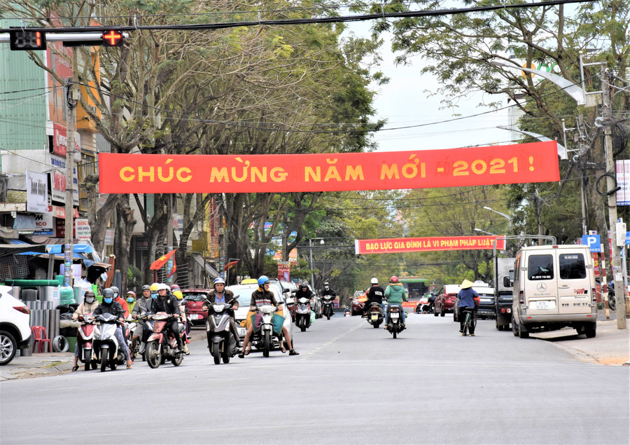 Thành phố Pleiku thay diện mạo xanh-sạch-đẹp và cơ sở hạ tầng đảm bảo nhằm phục vụ Nhân dân vui xuân, đón Tết. Ảnh: Trần Dung