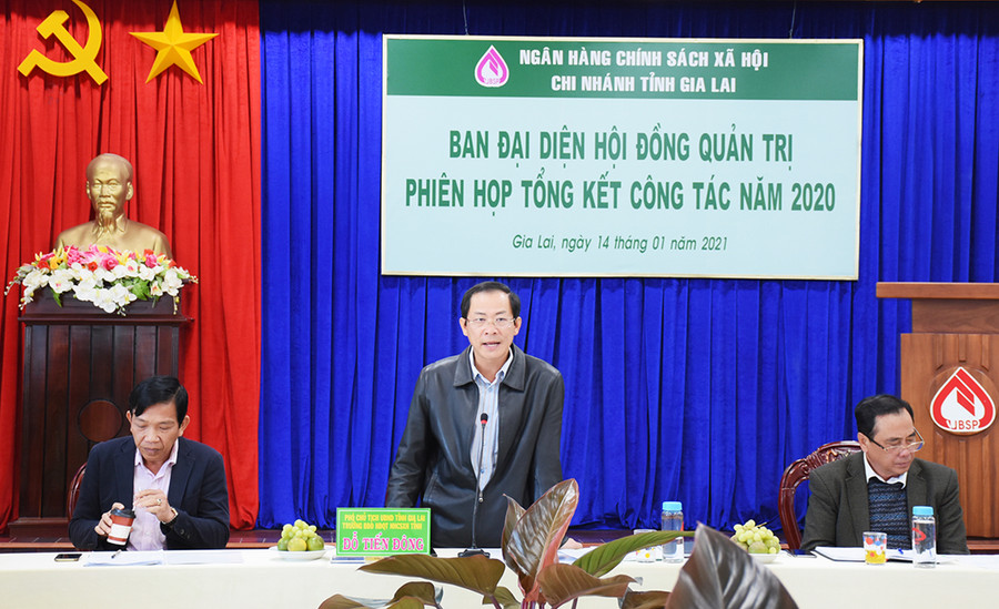 Đồng chí Đỗ Tiến Đông-Ủy viên Ban Thường vụ Tỉnh ủy, Phó Chủ tịch Thường trực UBND tỉnh, Trưởng Ban đại diện Hội đồng Quản trị Ngân hàng CSXH tỉnh phát biểu chỉ đạo tại hội nghị. Ảnh: Minh Nguyễn Đồng chí Đỗ Tiến Đông-Phó Chủ tịch Thường trực UBND tỉnh, Trưởng Ban đạidiện Hội đồng Quản trị Ngân hàng CSXH phát biểu chỉ đạo hội nghị