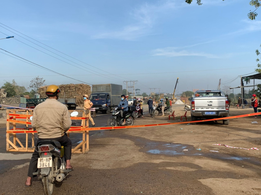 Khu vực chốt chặn tại đầu thị xã Ayun Pa. Ảnh: Vũ Chi