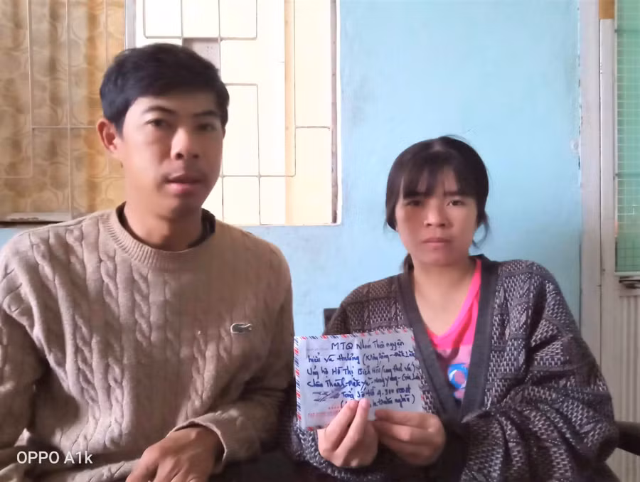 Hoàn cảnh ngặt nghèo của chị Hồ Thị Bích Hiếu được một số tấm lòng hảo tâm và bà con thôn Châu Thành giúp đỡ. Ảnh: Đinh Yến