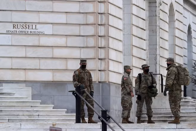 An ninh được thắt chặt ở khu vực xung quanh tòa nhà quốc hội Mỹ - Ảnh: Reuters