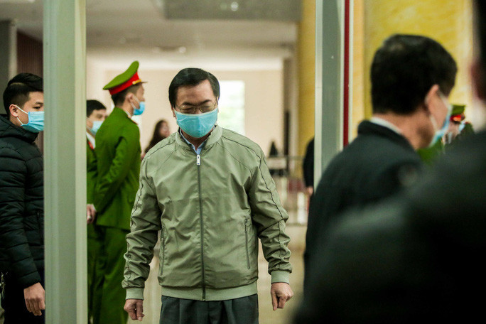 Ông Vũ Huy Hoàng kiểm tra an ninh tại phiên toà đầu tháng 1 Ông Vũ Huy Hoàng kiểm tra an ninh tại phiên toà đầu tháng 1