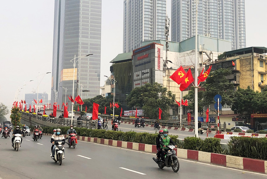 Thủ đô Hà Nội rực rỡ cờ hoa chào mừng Đại hội đại biểu toàn quốc lần thứ XIII của Đảng. Ảnh: Phương Dung Thủ đô Hà Nội rực rỡ cờ hoa chào mừng Đại hội đại biểu toàn quốc lần thứ XIII của Đảng. Ảnh: Phương Dung