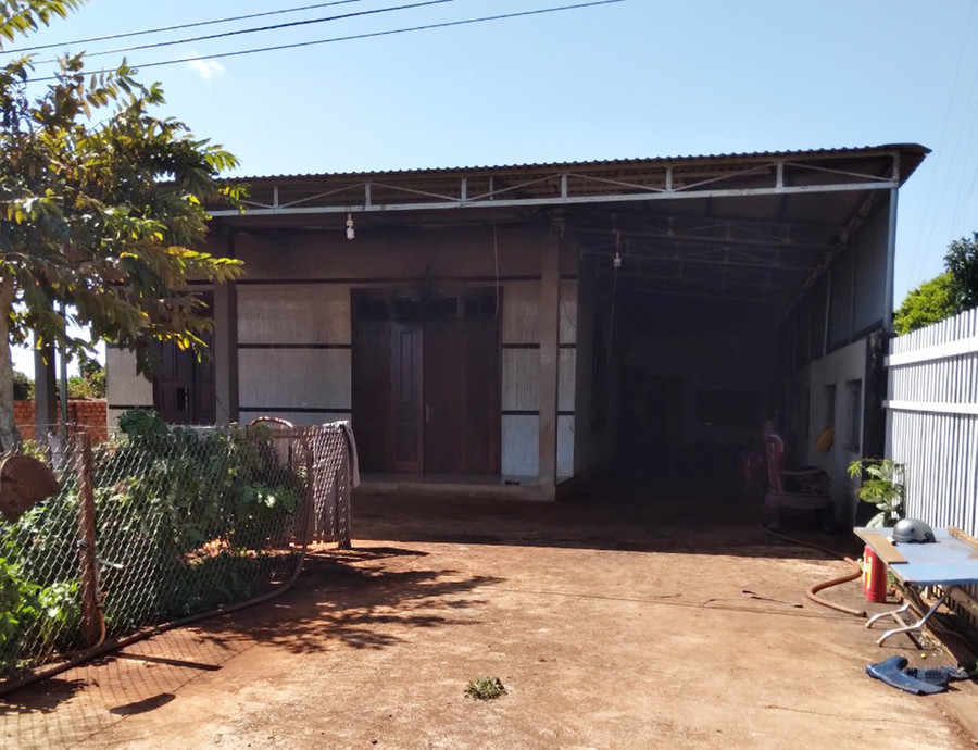 Ngôi nhà nơi ông Đoàn Quang Lượng tẩm xăng tự thiêu. Ảnh: Hà Phương  Ngôi nhà nơi ông Đoàn Quang Lượng tẩm xăng tự thiêu. Ảnh: Hà Phương