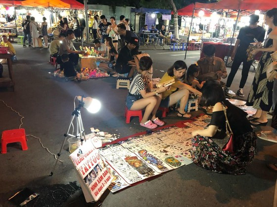 Chợ đêm Sơn Trà ở Đà Nẵng khiến nhiều du khách chỉ đi một lần cho biết