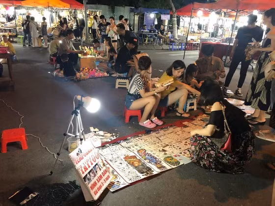 Chợ đêm Sơn Trà ở Đà Nẵng khiến nhiều du khách chỉ đi một lần cho biết