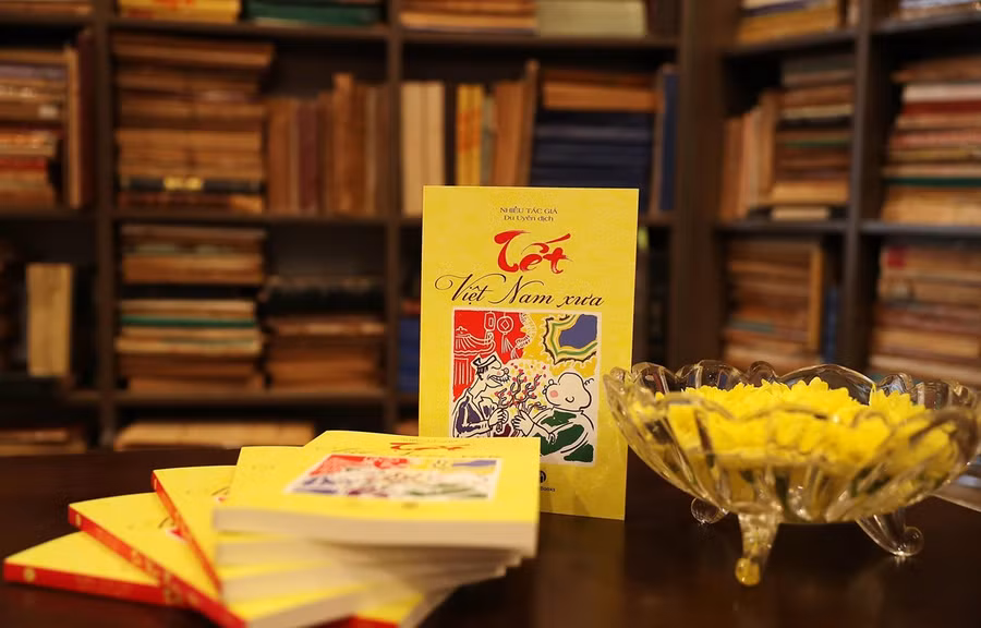 Cuốn sách tập hợp những bài viết của các học giả Việt Nam và Pháp từng đăng trên Tạp chí Đông Dương. (Ảnh: PV/Vietnam+)
