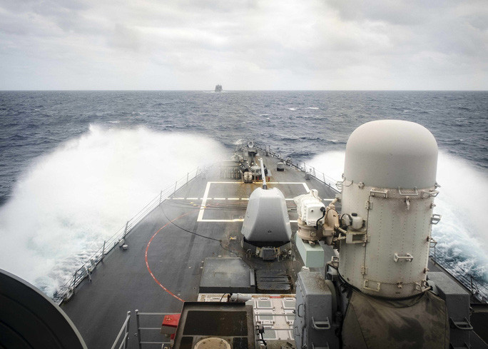 Tàu khu trục tên lửa hành trình Mỹ USS John S. McCain trong một chiến dịch trên biển Đông hôm 26-12 Ảnh: ải quân Mỹ Tàu khu trục tên lửa hành trình Mỹ USS John S. McCain trong một chiến dịch trên biển Đông hôm 26-12 Ảnh: Hải quân Mỹ