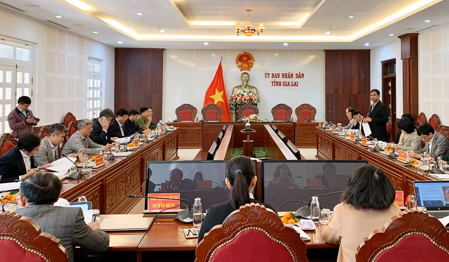 Quang cảnh buổi làm việc giữa đoàn kiểm tra với Ban Chỉ đạo phòng-chống dịch Covid-19 tỉnh. Ảnh: Như Nguyện