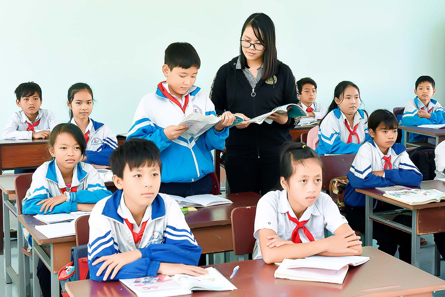 Năm 2017, Trường tiểu học và trung học cở sở Lê Quý Đôn được đầu tư xây dựng mới khang trang đáp ứng nhu cầu học tập của 467 học sinh toàn xã.