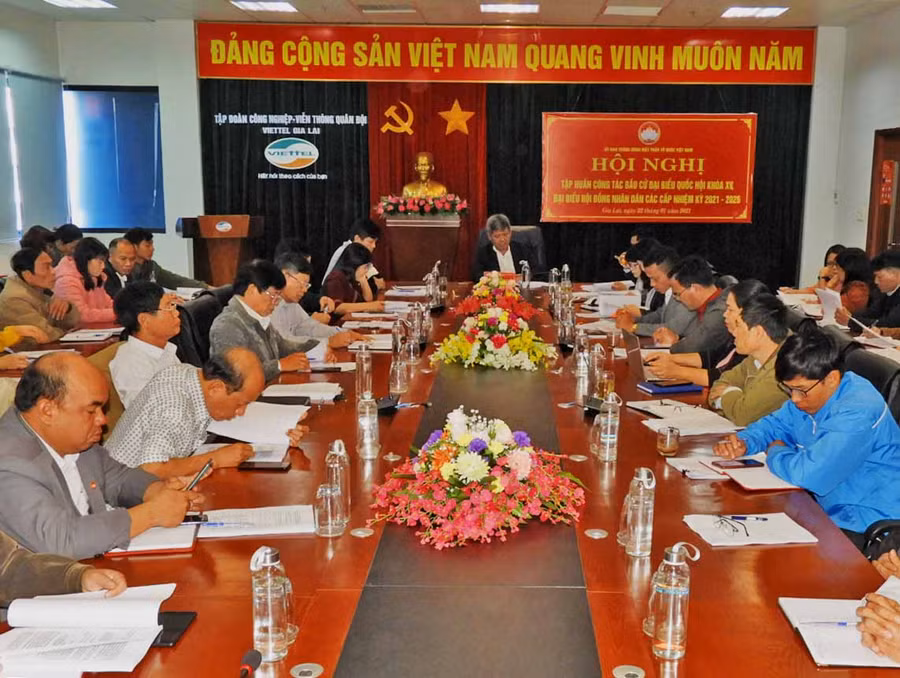 Tại đầu cầu Gia Lai tham gia Hội nghị trực tuyến toàn quốc tập huấn công tác bầu cử. Ảnh: Thanh Nhật