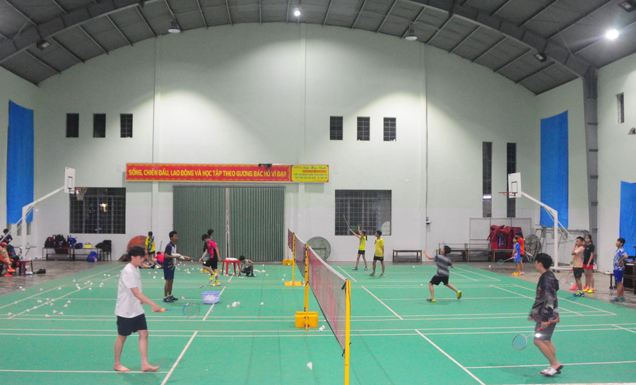 4. Nhà đa năng Trường THPT Lê Lợi có 3 sân tập